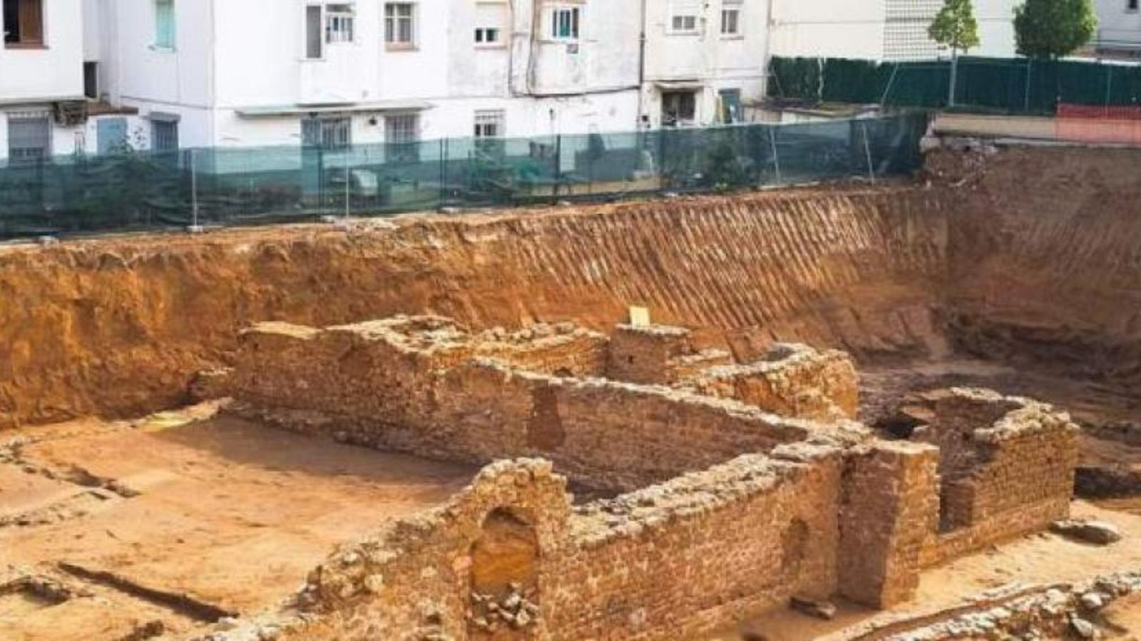 Obras en un supermercado sacan a la luz un yacimiento romano en Calella