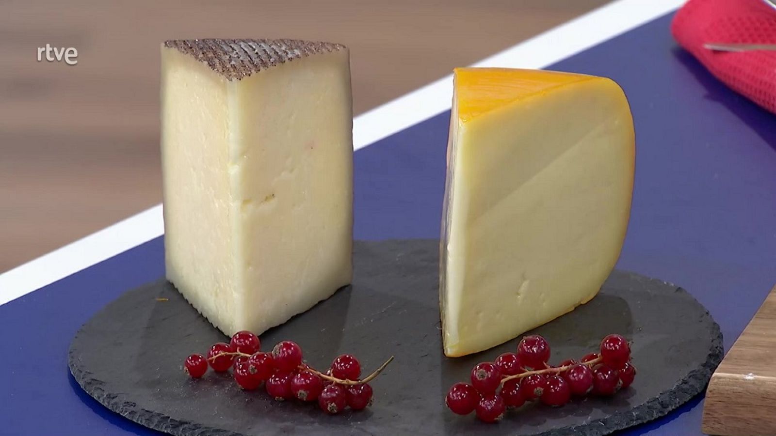 ¿Se puede comer la corteza de los quesos? - Como sapiens | Ver