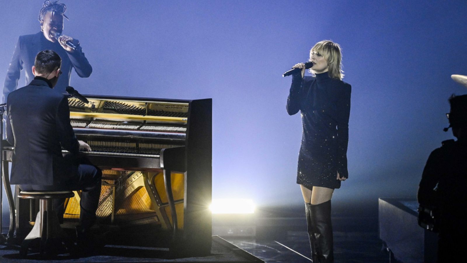 Eurovisión 2021 - Bélgica: Hooverphonic canta "The wrong place" en la primera semifinal