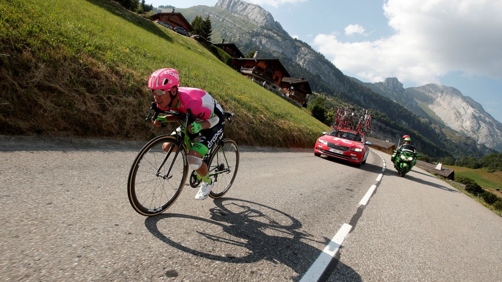 Las nuevas normas de la UCI no gustan en el pelotón