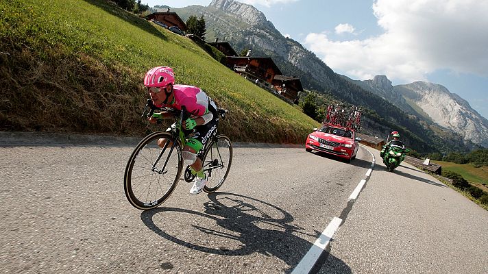 Telediario 1 - Las nuevas normas de la UCI no gustan en el pelotón