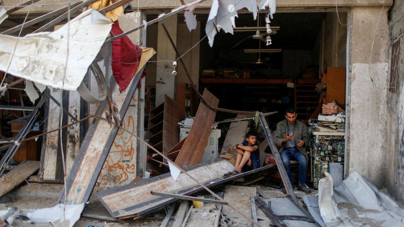 Israel continúa bombardeando Gaza mientras continúan los esfuerzos internacionales para alcanzar una tregua - Ver ahora