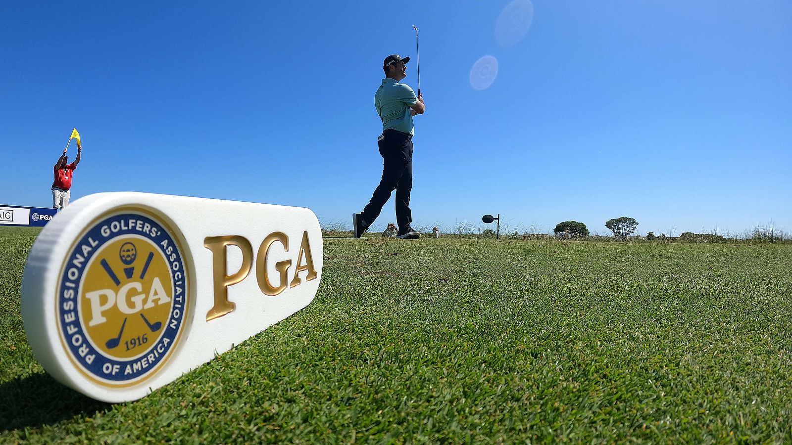 Jon Rahm, al par en la primera jornada del PGA