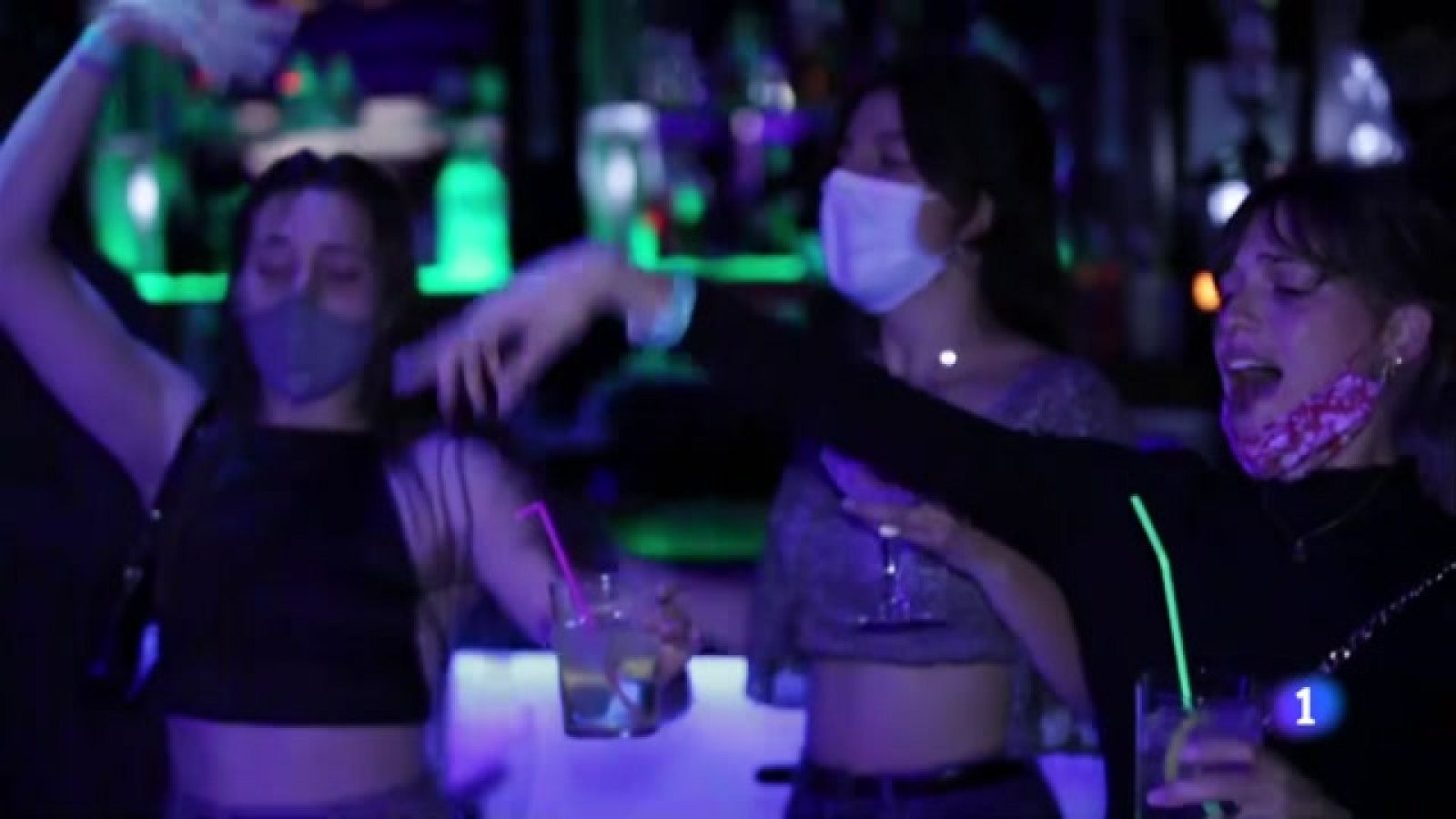 Haver de superar un test d'antígens, garantir la higiene de mans i dur mascareta