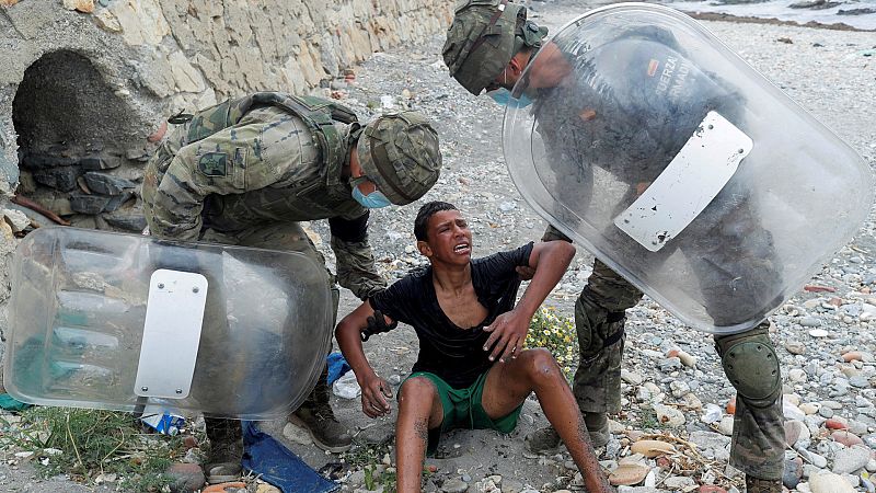 Siguen las devoluciones de migrantes en la frontera de Ceuta