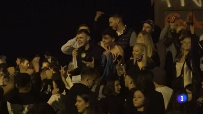 L'Informatiu - Els Mossos i la Guàrdia Urbana desallotgen 4 mil persones a Barcelona