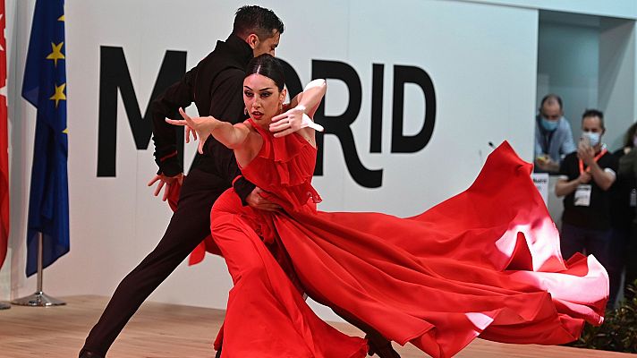 Telediario 1 - Fitur abre sus puertas al público con estrictas medidas de seguridad