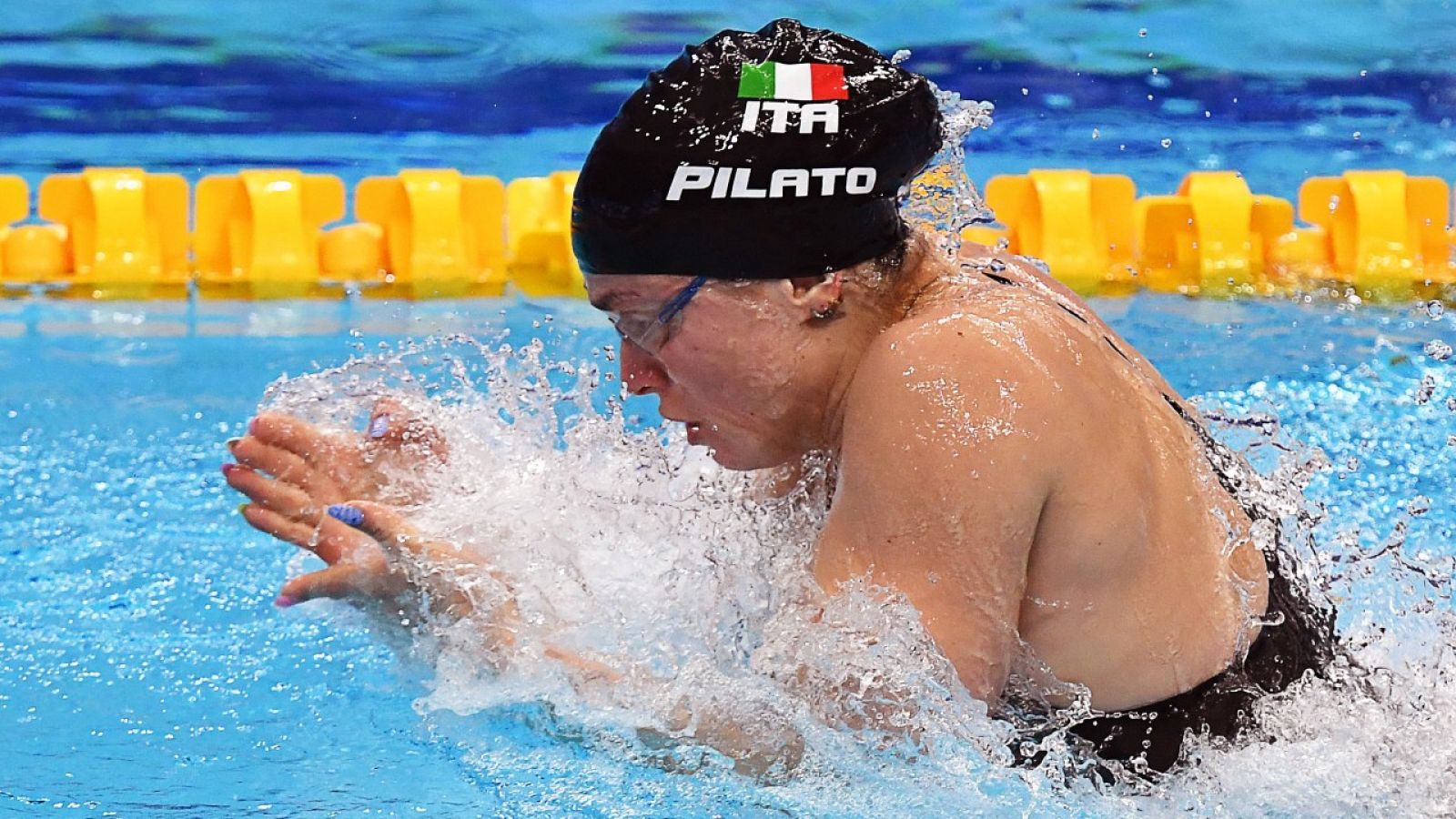 Benedetta Pilato bate el récord del mundo de 50 braza con 16 años