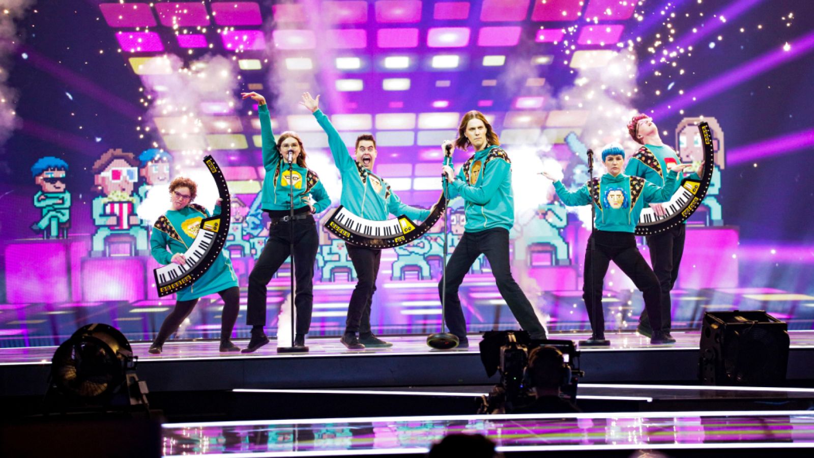 Eurovisión 2021 - Islandia: Dadi & Gagnamagnið canta "10 years"