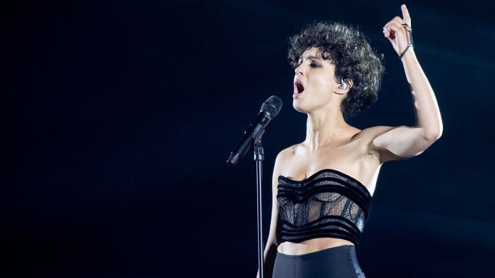 Eurovisión - Francia: Barbara Pravi canta "Voilà"