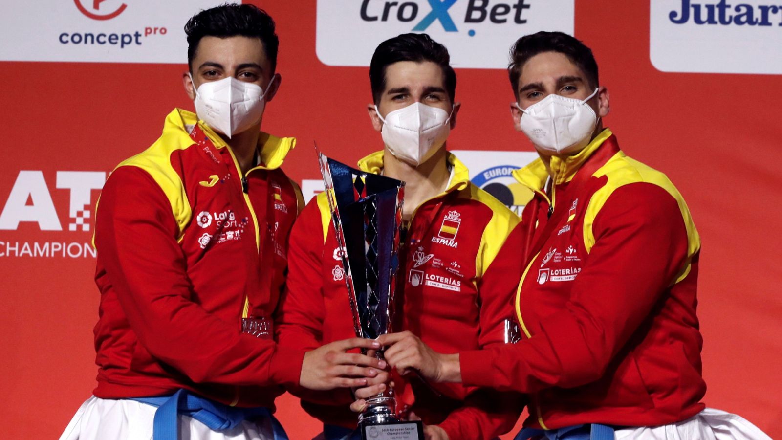Karate - Campeonato de Europa Senior. Pódium Kata equipos  - ver ahora