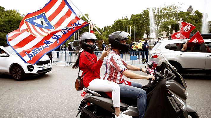 Telediario 1 - Una caravana rojiblanca recorre Madrid festejando la Liga del Atlético