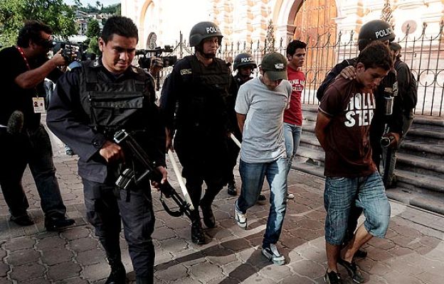  - Disturbios y saqueos en Tegucigalpa