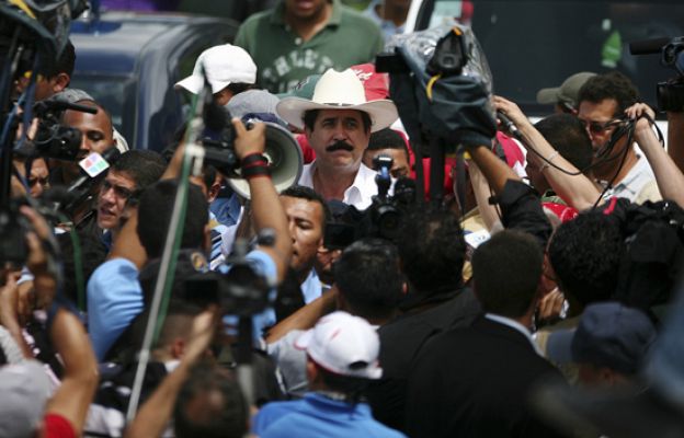  - Zelaya, respaldado