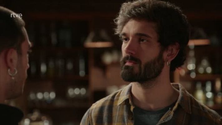 Dos vidas - Dos Vidas: Erik convence a Tirso para no vender el hotel