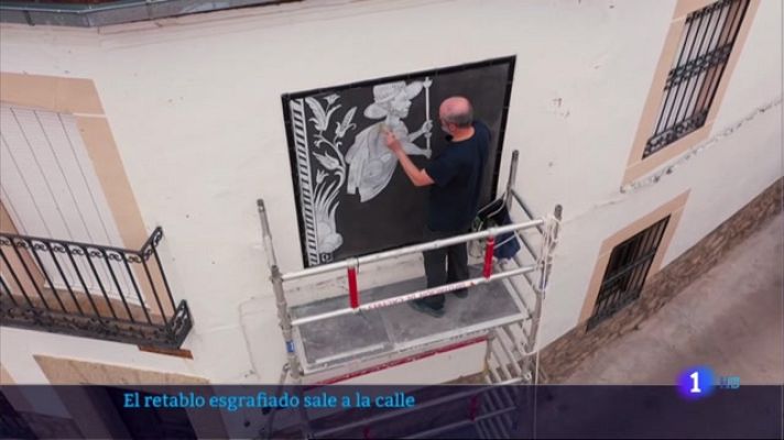 Noticias de Extremadura - El retablo esgrafiado del siglo 16 de Peraleda de la Mata sale a la calle