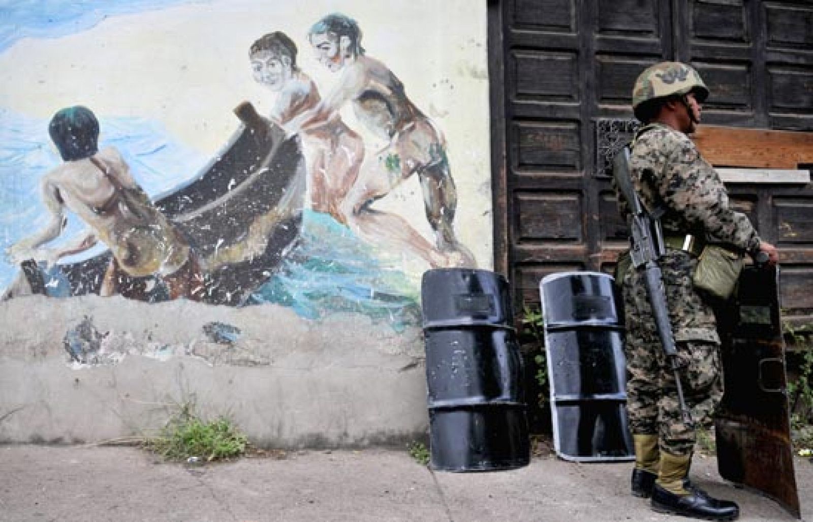 En Honduras los partidarios de Roberto Micheletti salen a las calles para apoyarle | Ver