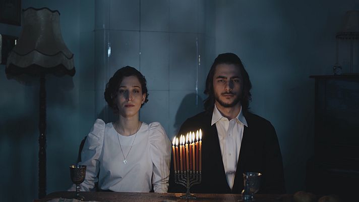 Palabra Voyeur - Hilos invisibles. Sara Zapata