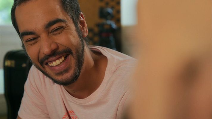 Un país para reírlo - Aaron Gómez: "El humor es un lenguaje con muchos acentos"