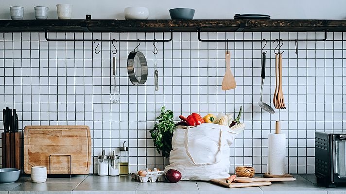 Telediario 1 - Cada vez son más los jóvenes que aprenden a cocinar con redes sociales como TikTok