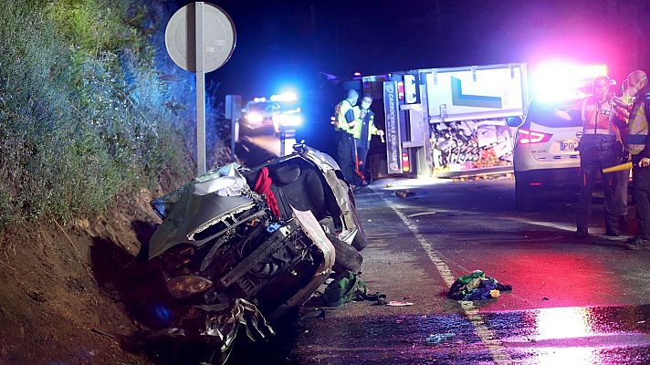 Telexornal - Galicia - Tráxico accidente en Caldas de Reis, con tres mozos falecidos