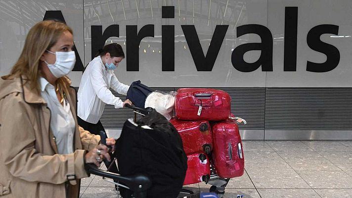 Telediario 1 - Reino Unido mantiene a España fuera de la lista de destinos más seguros para el turismo