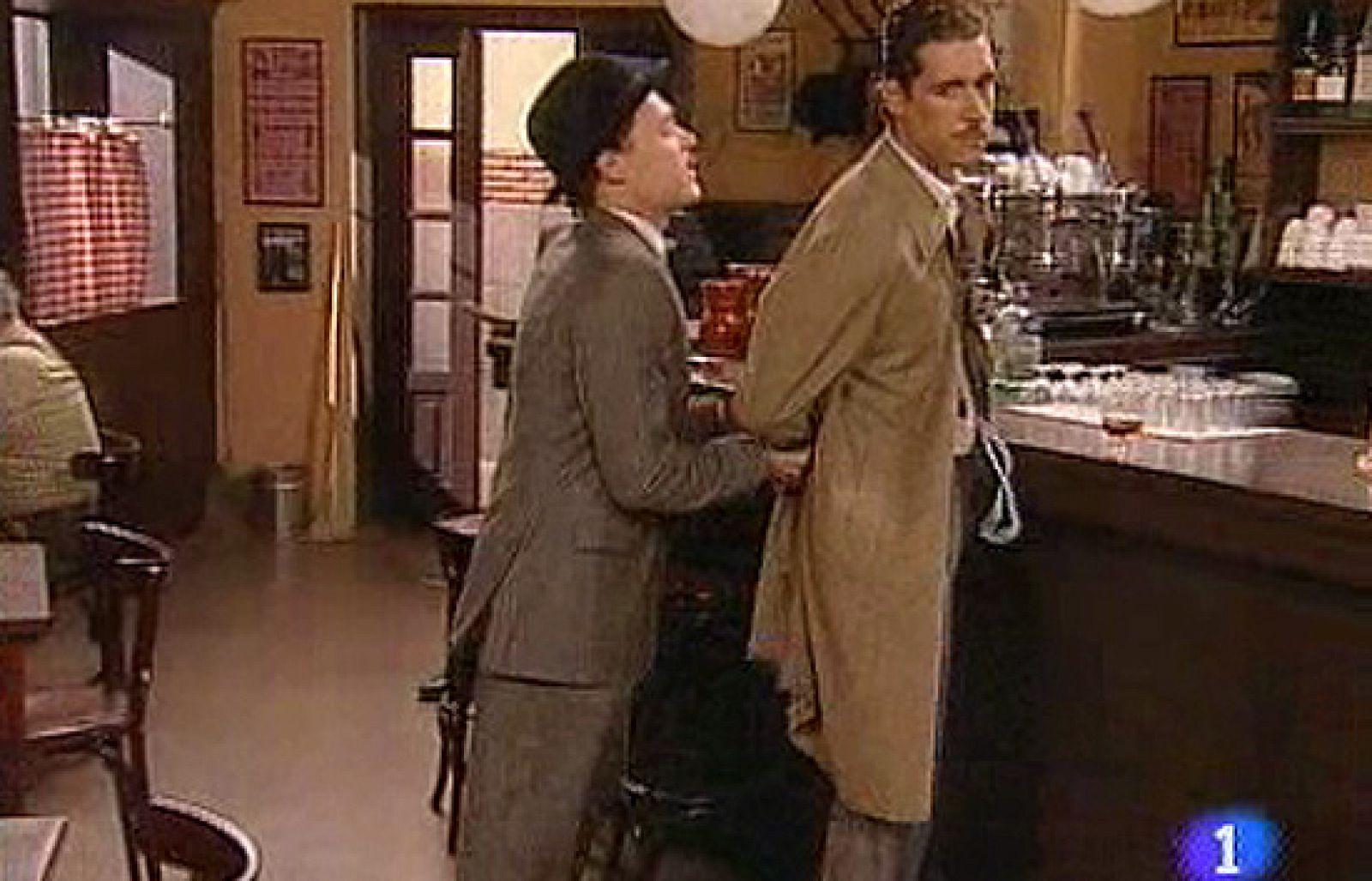 Amar - Bonilla logra arrestar a un ladrón - Amar en tiempos revueltos | Ver