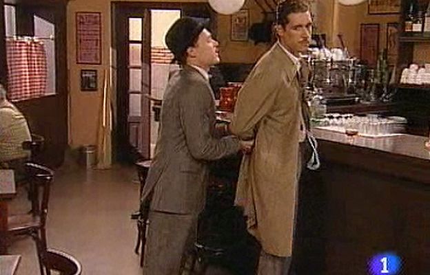 Amar en tiempos revueltos - Bonilla logra arrestar a un ladrón