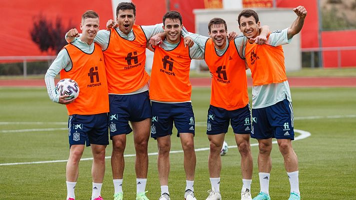 Telediario 1 - Sanidad se plantea vacunar a los jugadores de la selección española tras el positivo de Busquets