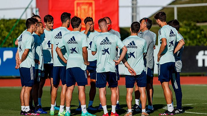 Telediario 1 - Los jugadores de la selección, aislados en Las Rozas tras el positivo de Sergio Busquets