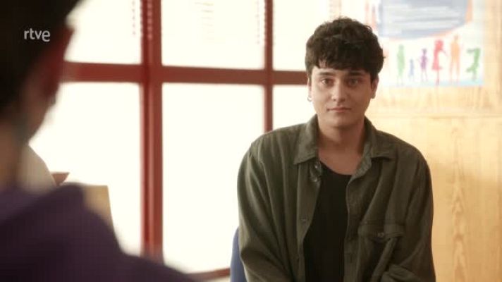 Dos vidas - Dos Vidas: Dani acude a una reunión con Río