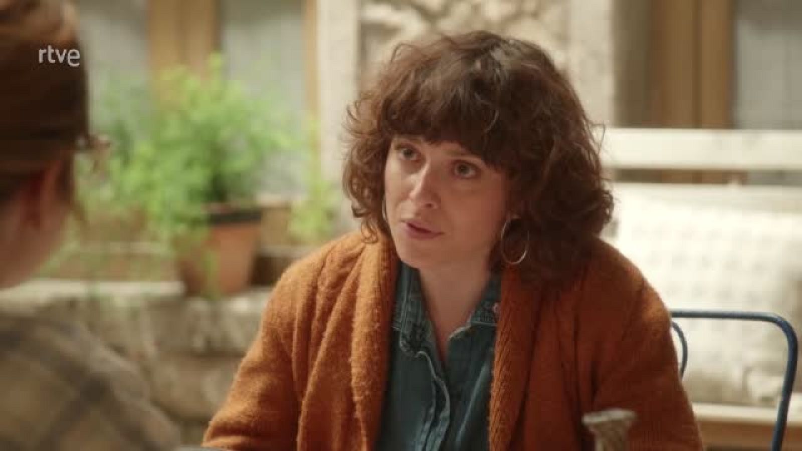 Dos Vidas: Julia y Elena se pelean a causa del taller - Dos vidas | Ver