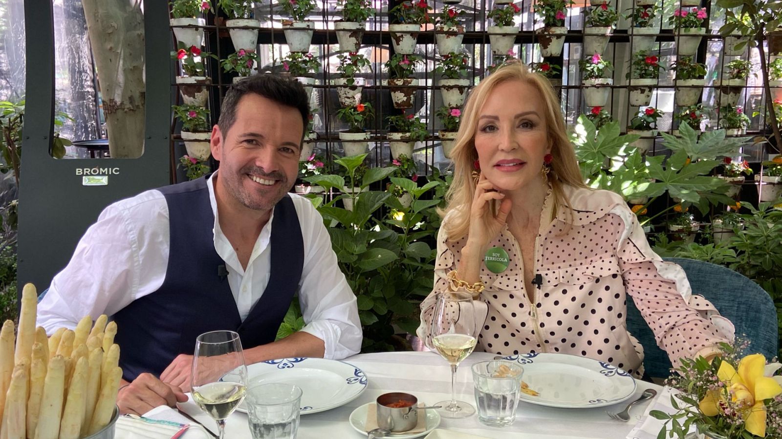 Aquí la Tierra - Preparamos espárragos de Navarra con Carmen Lomana