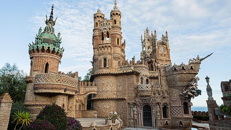 Rutas bizarras - El cementerio circular y el restaurante de Chiquito