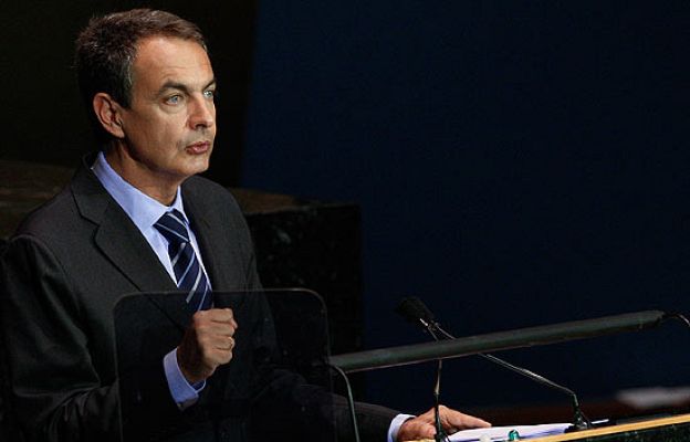  - Zapatero sobre su foto familiar