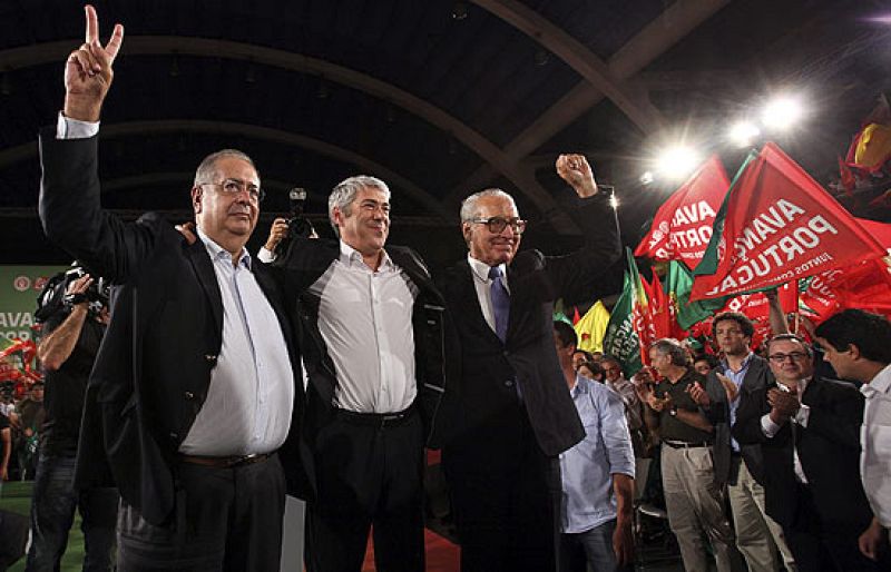 Las encuestas dan como vencedor a José Sócrates | Ver