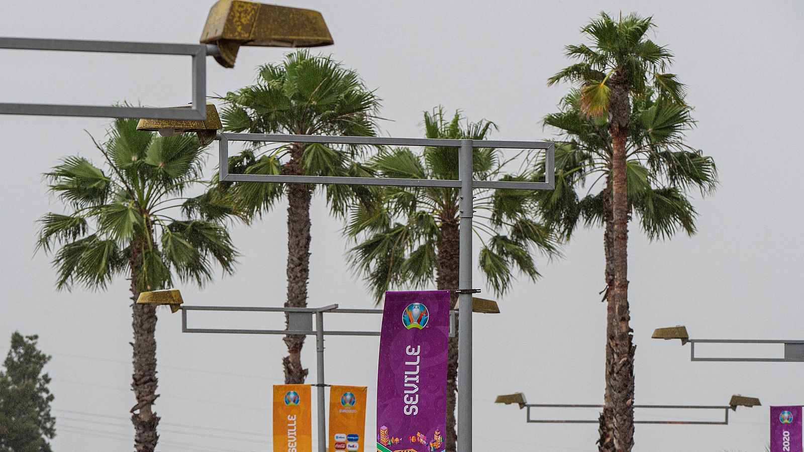 Indignación en los aficionados por la falta de información previa de la UEFA sobre las PCR