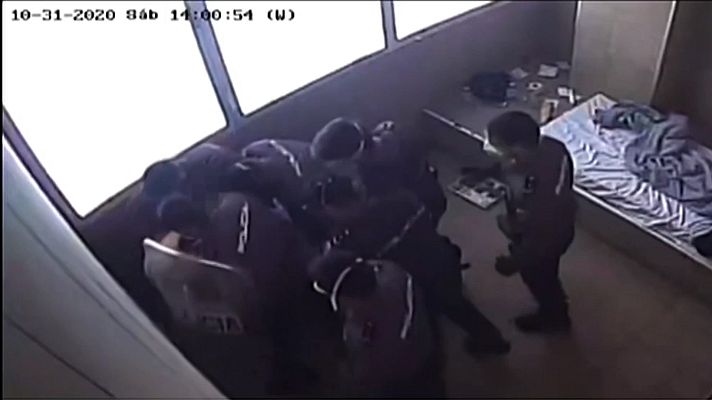 Informativo 24h - La ONG Irídia denuncia un presunto abuso policial en un CIE de Barcelona