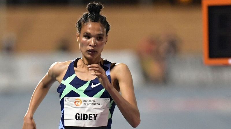 Letsenbet Gidey bate el récord mundial