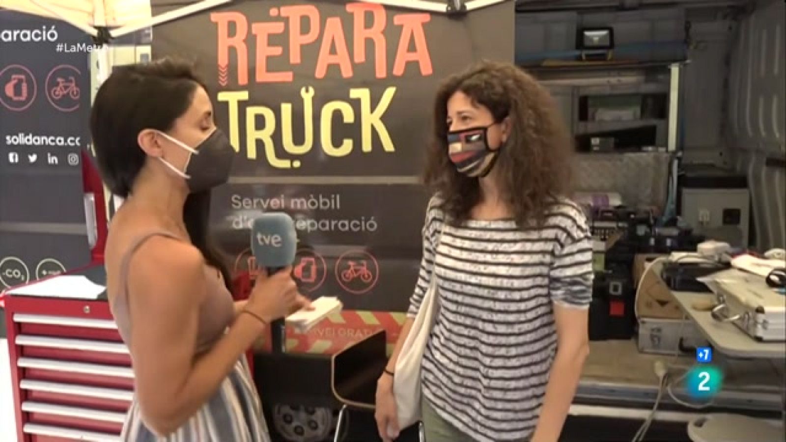 Anem cap al barri de Gràcia de Barcelona per conèixer la Reparatruck, un servei mòbil d'autoreparació que va visitant barris i pobles fomentant la reducció de residus i la sensibilització ambiental.