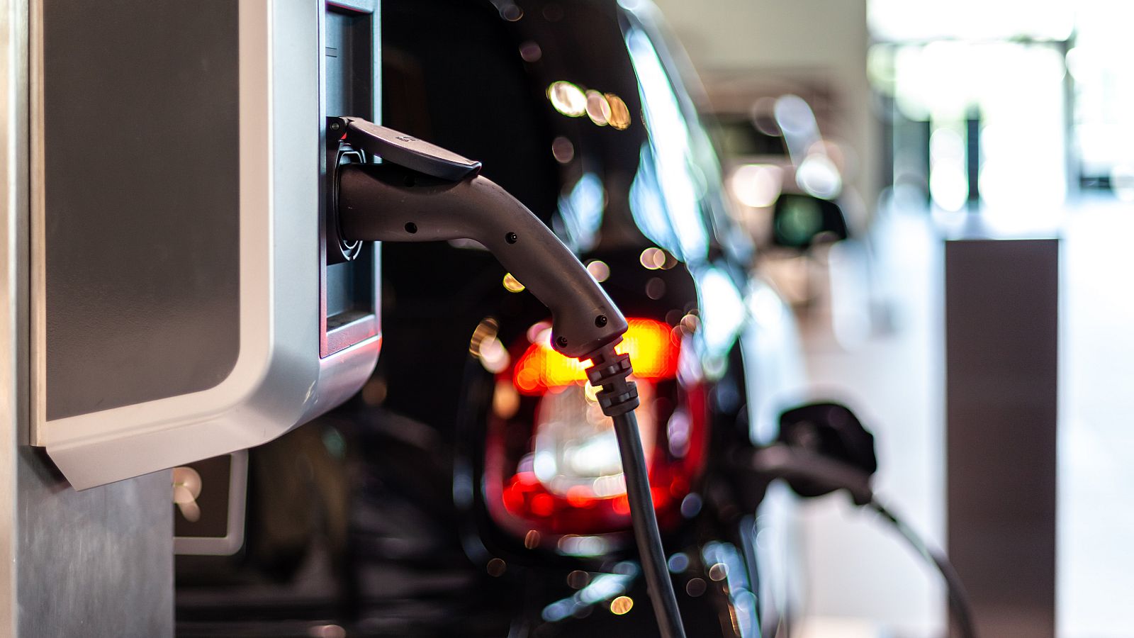 Wallbox, la empresa española que está a punto de dar el salto a Wall Street - Telediario 1 | Ver