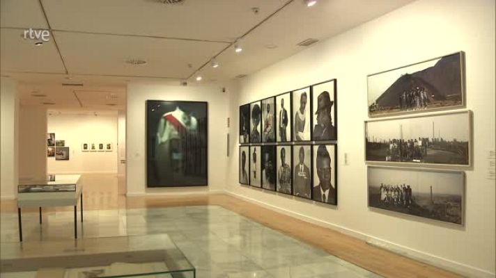 Atención obras - Fotografía africana - Eventos de lo social y Contra la raza