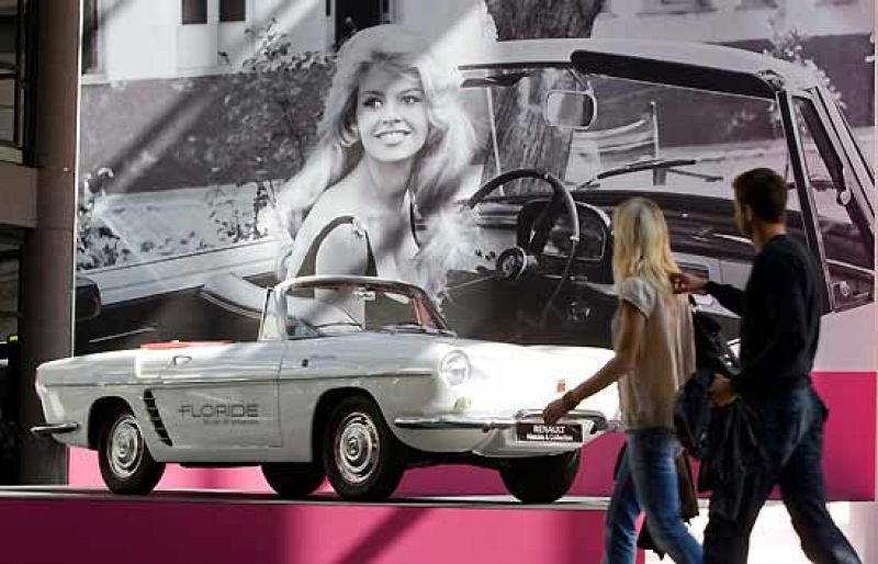 Francia homenajea a Brigitte Bardot en su 75 cumpleaños | Ver