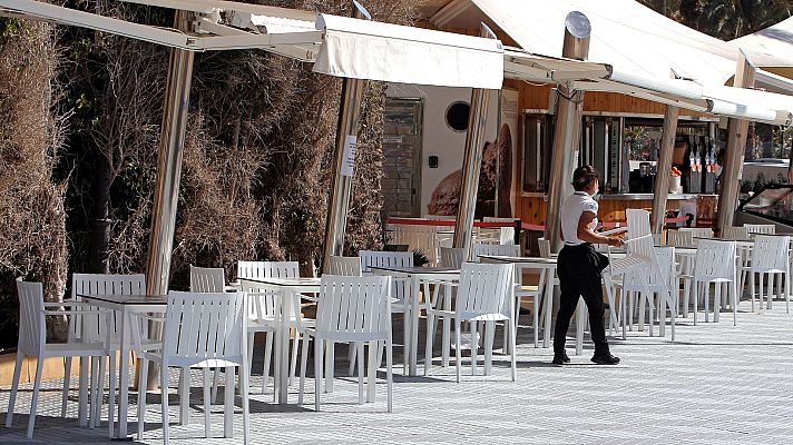 Telediario 1 - Las comunidades adoptan sus propias restricciones tras quedar sin efecto las medidas de Sanidad