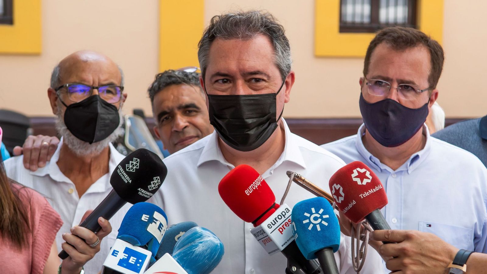 Juan Espadas gana las primarias socialistas a Susana Díaz en primera vuelta | Ver