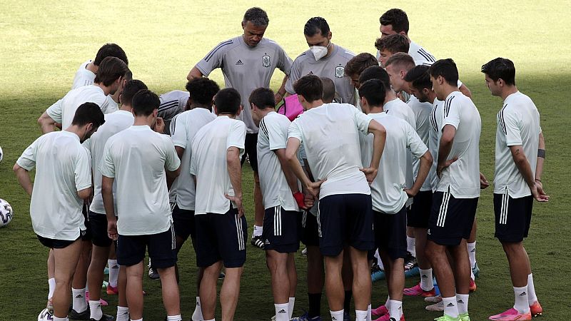 España, concentrada para arrancar la Euro con una vitoria ante Suecia