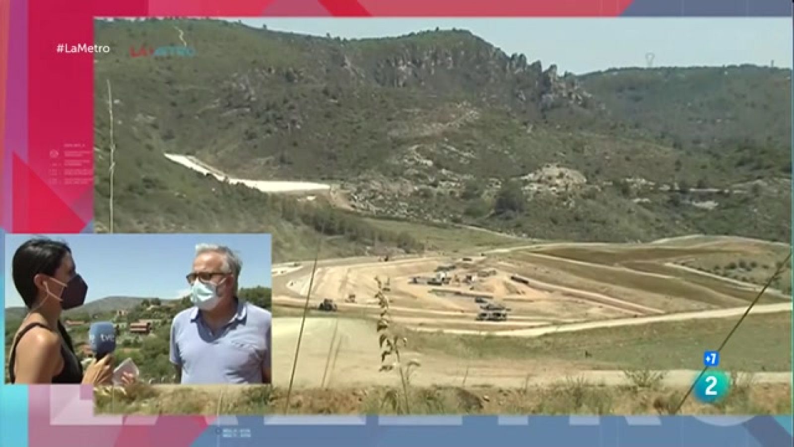 Anem fins  a l'urbanització Plana Novella de la localitat d'Olivella, al Garraf, on les veïns estan en guàrdia perquè  les darreres setmanes han patit diversos tremolors i ho atribueixen a l'antic abocador que hi ha a la zona.