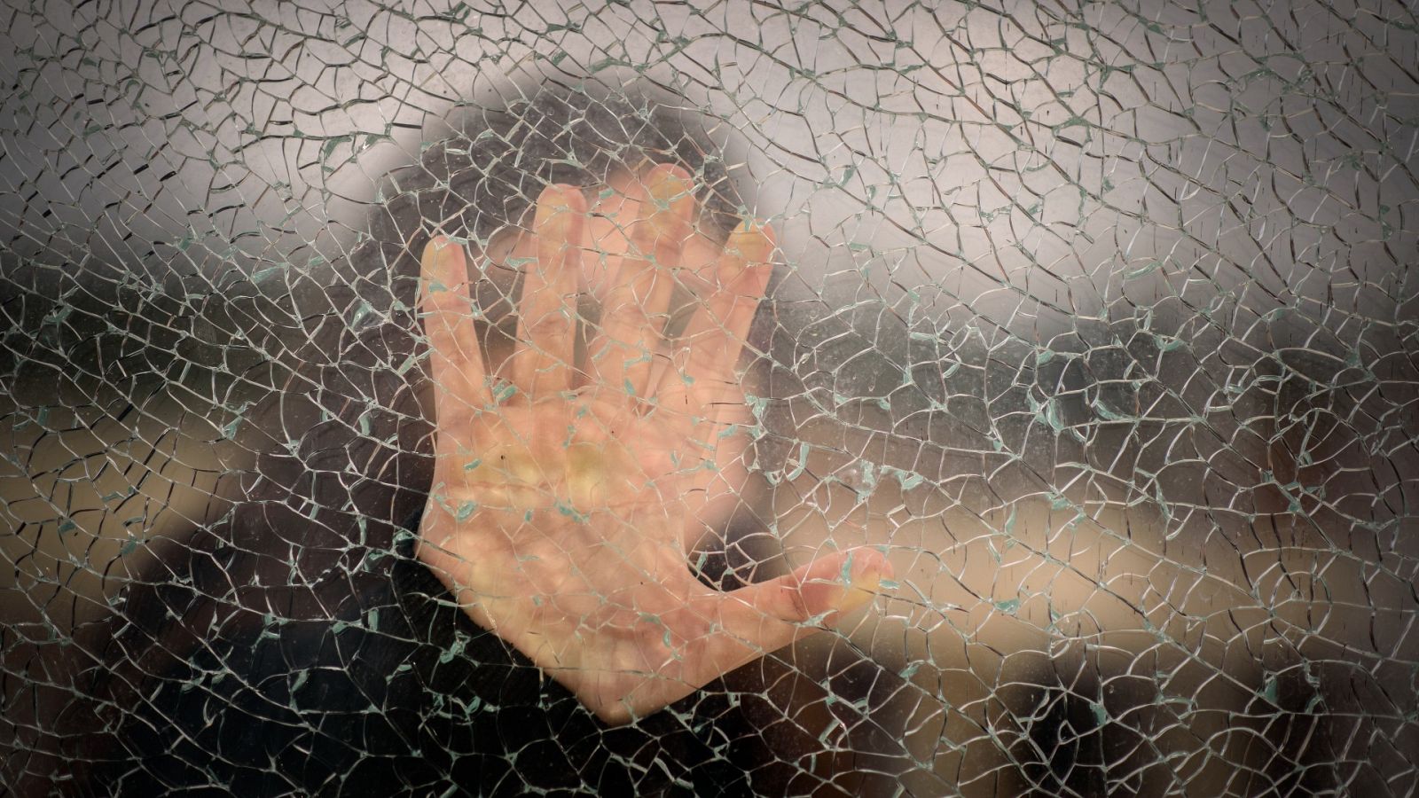 Falta de recursos, saturación y presiones: los fallos del sistema de protección contra la violencia de género - La hora de La 1 | Ver