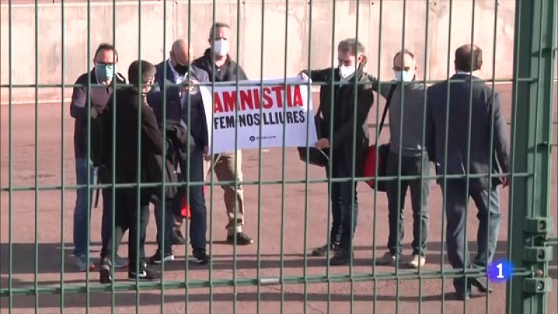 Casado desvincula el rei del debat dels indults