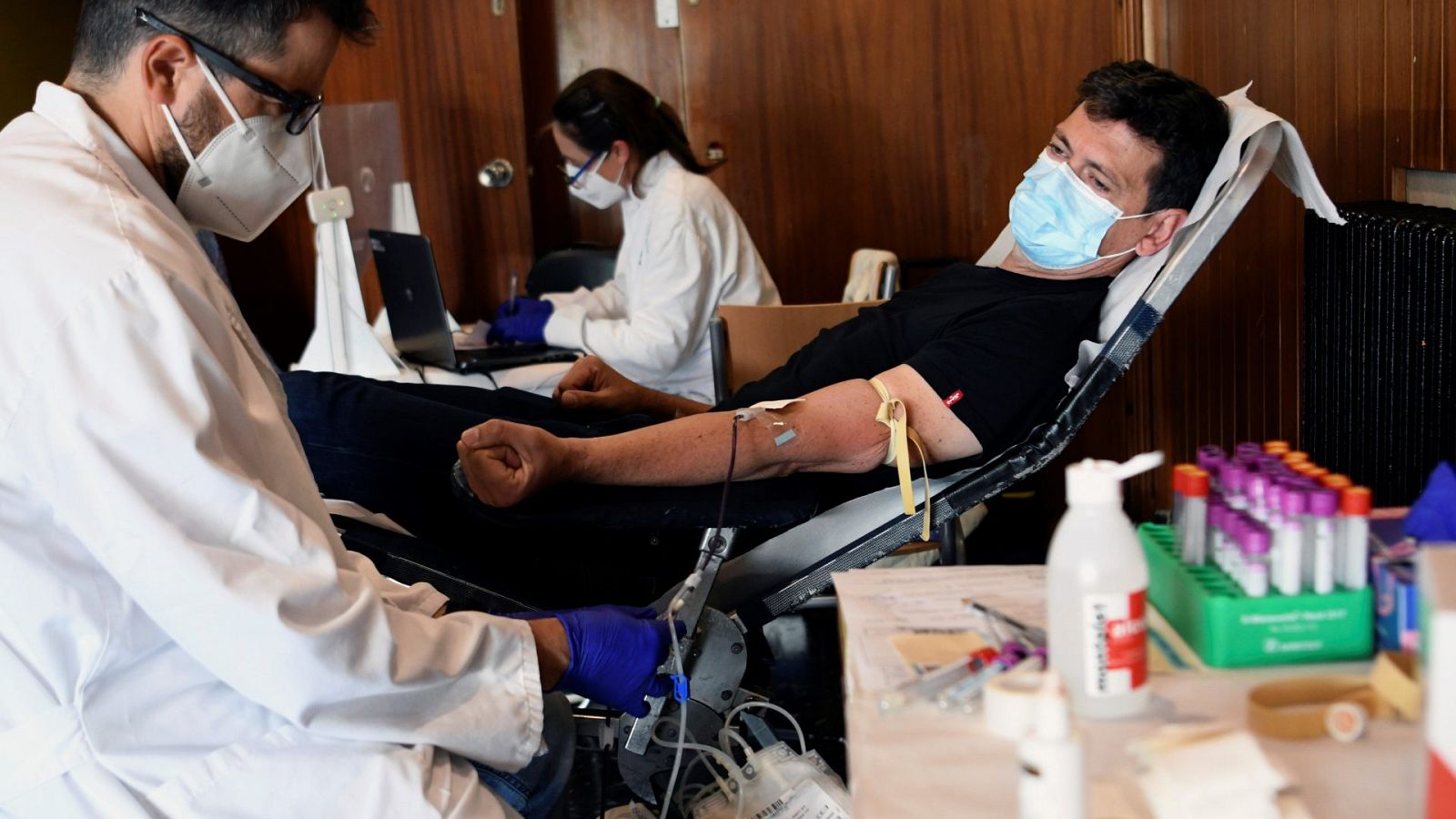 El Día del Donante de Sangre, ante el reto de animar a los jóvenes a participar
